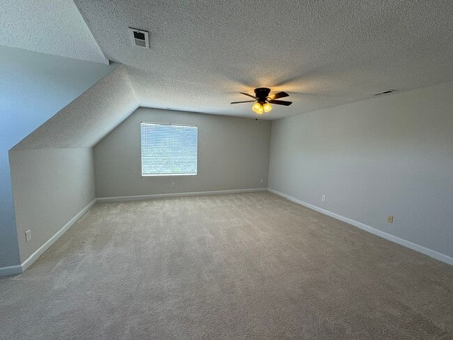 Building Photo - Fantastic Angier Home