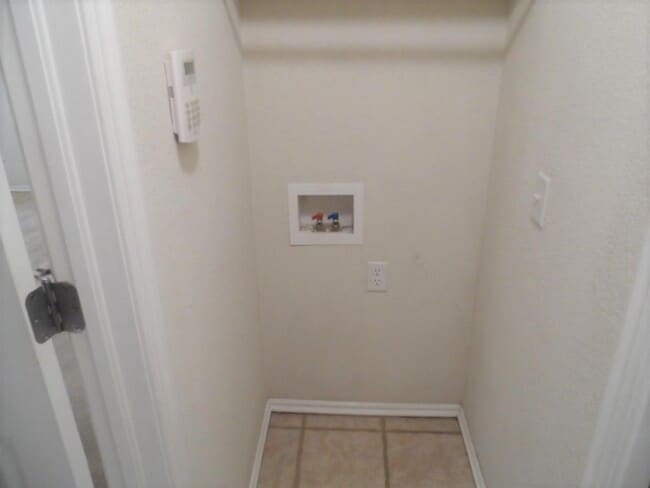 Building Photo - 3613 Ellis Ave