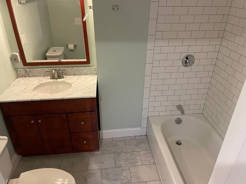 Building Photo - 51 Marshall St