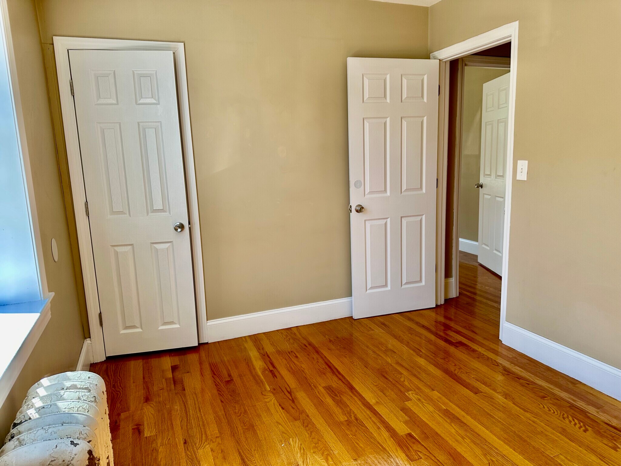 Building Photo - 72 Egmont St