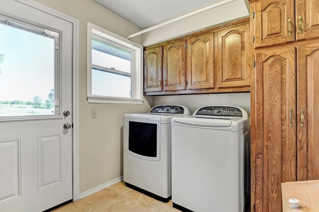 Building Photo - 13075 FM 121