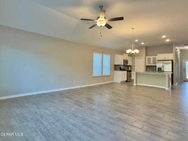 Building Photo - 13877 Paseo Perlas Dr