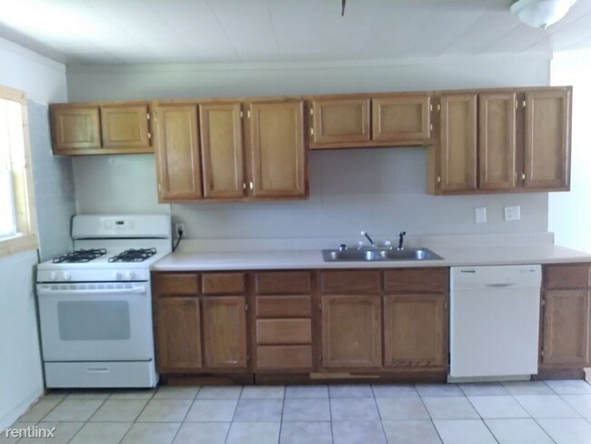 Building Photo - 2 br, 1 bath Duplex - 2379 Locust Road 126...
