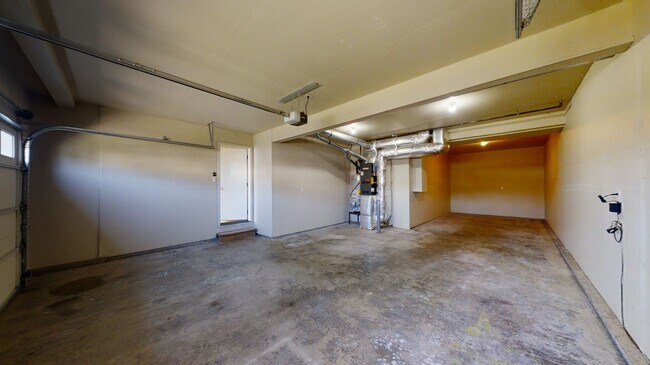 Building Photo - Clean Home with Lots of space ready to be your Home!