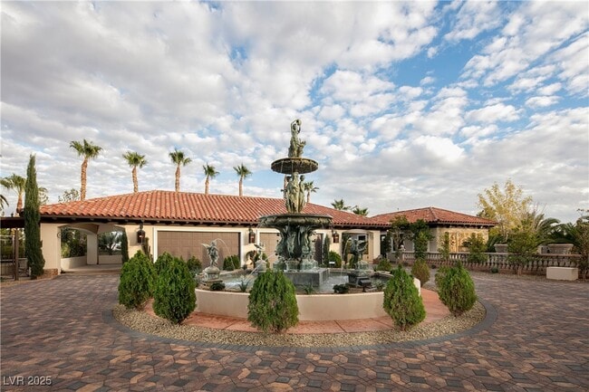 Building Photo - 8801 Palm Greens Ct