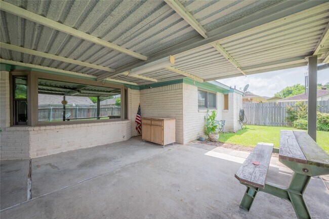 Building Photo - 9202 Benning Dr