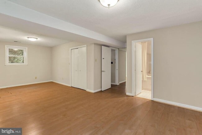 Building Photo - 2032 Greenwich St