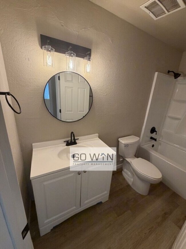 Building Photo - Roeser Tri-Plex