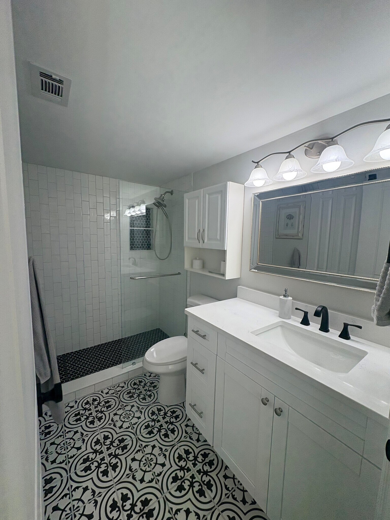 Primary Bath - 6051 Sun Blvd