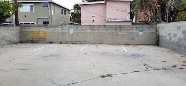 Building Photo - 2728 Exposition Pl