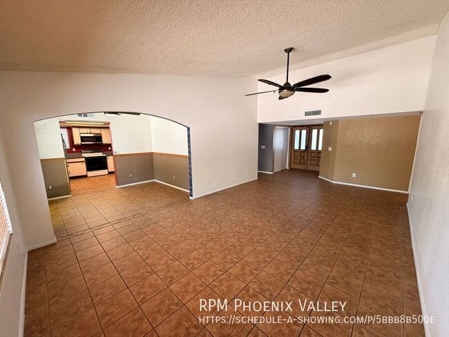 Building Photo - 8151 W Sierra Vista Dr