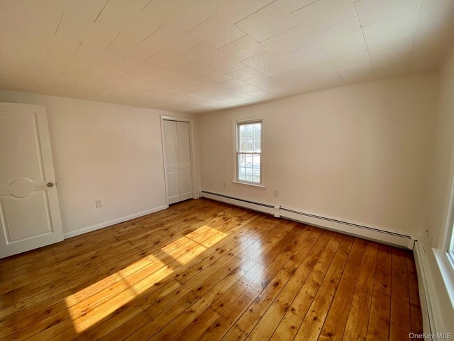 Building Photo - 42 Amity Rd