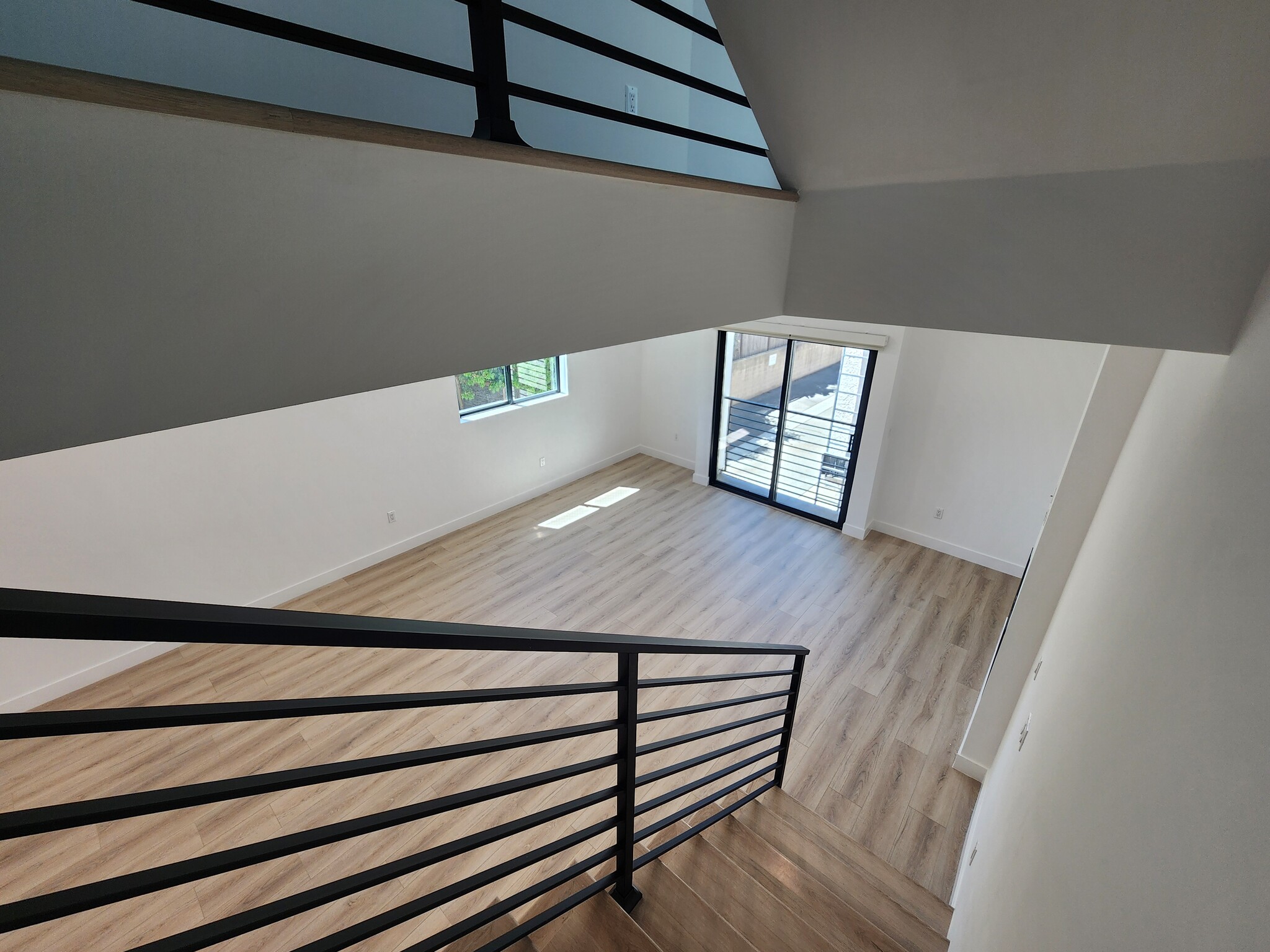 Building Photo - 6061 Fulton Ave