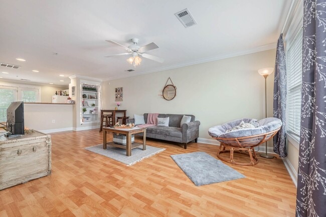 Building Photo - Fall 2026 Move In! 2 Bed, 2 Bath Woodlands...