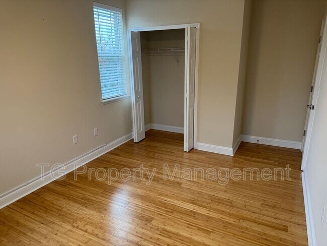 Building Photo - 14420 Serenoa Dr