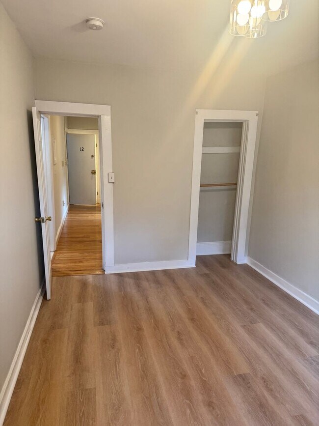 Building Photo - Great 2 bedroom Available 6/1