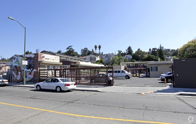 Primary Photo - 8314 Macarthur Blvd