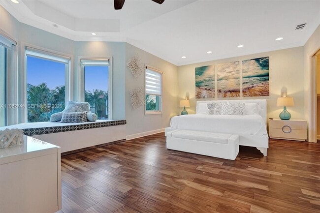 Building Photo - 3942 NE 171 St