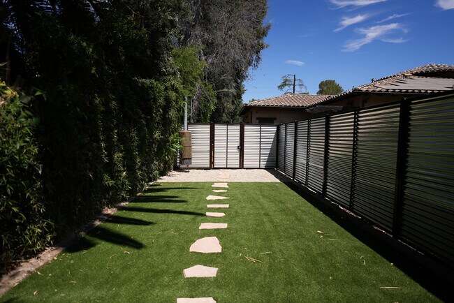 Building Photo - 6008 Melvin Ave