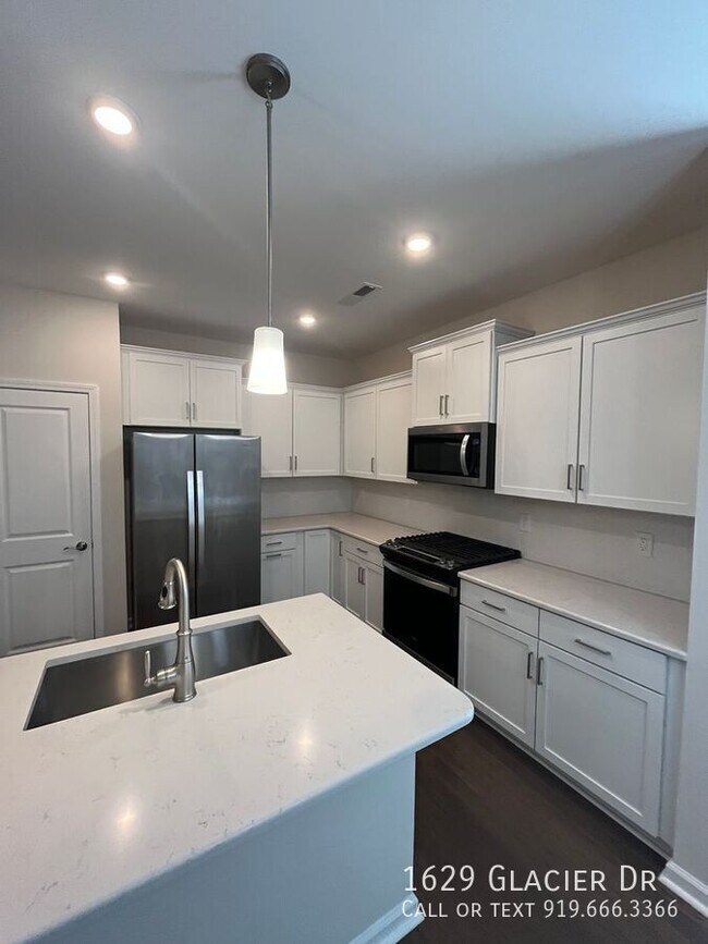 Building Photo - 1629 Glacier Dr