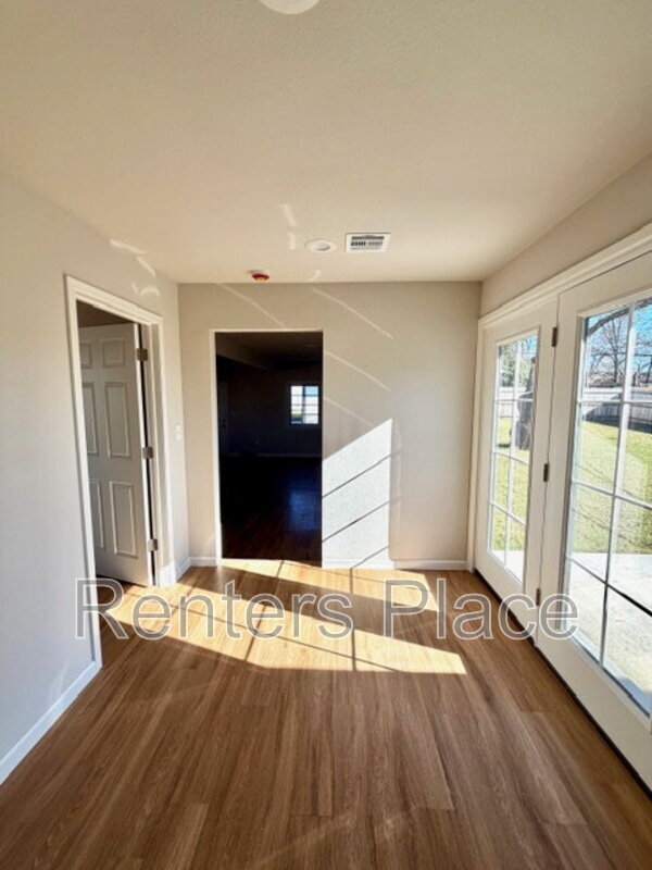 Building Photo - 543 N Ridgeway St