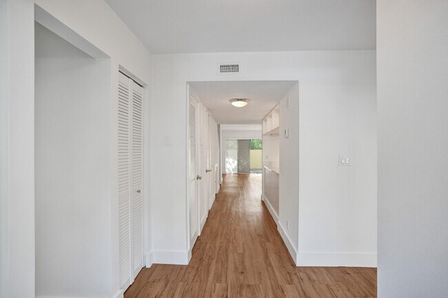 Building Photo - 1330 NW 13th St