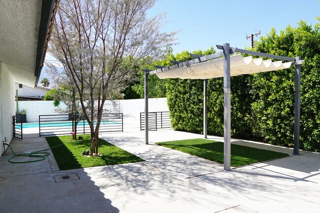 Building Photo - 33865 Cathedral Canyon Dr