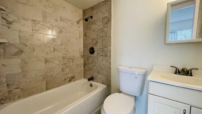 Building Photo - 7120 Waterside Dr