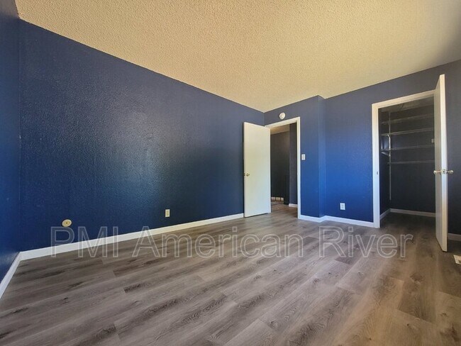 Building Photo - 10 La Pera Ct