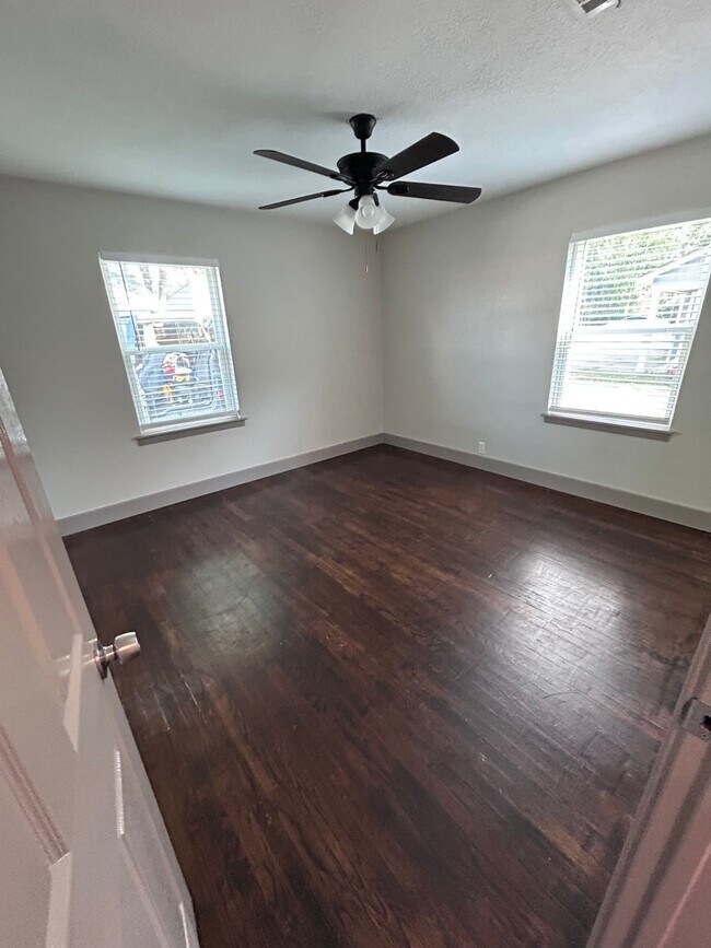 Building Photo - 9486 McDade St