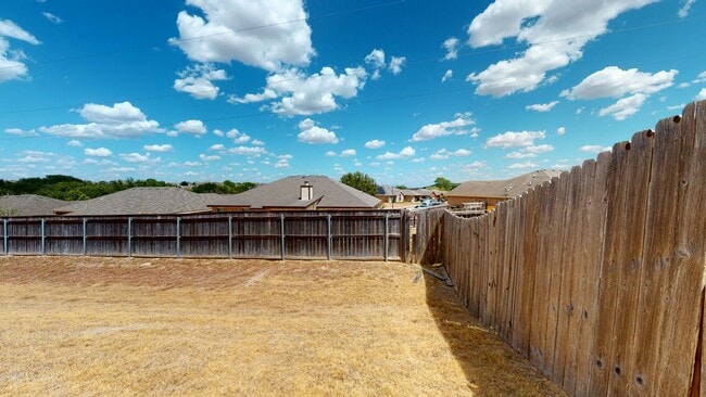 Building Photo - 2 WEEKS FREE !!!! GORGEOUS DUPLEX IN COPPE...