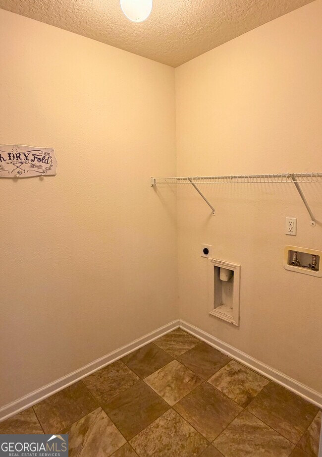 Building Photo - 227 Brooklet Cir