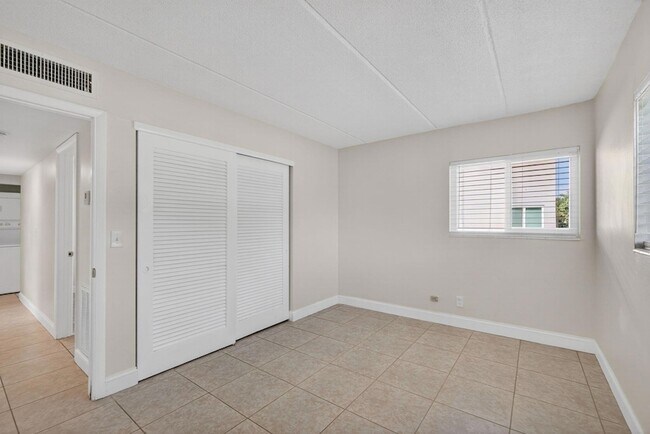 Building Photo - 821 Lighthouse Dr