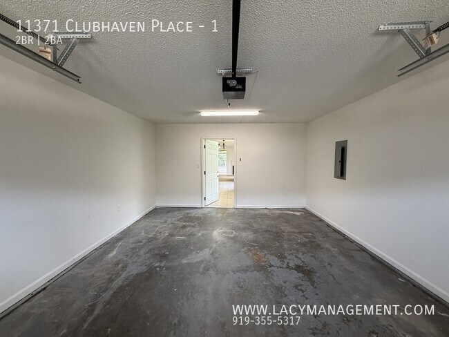 Building Photo - 11371 Clubhaven Pl