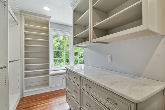 Building Photo - 2506 SW 9th Dr