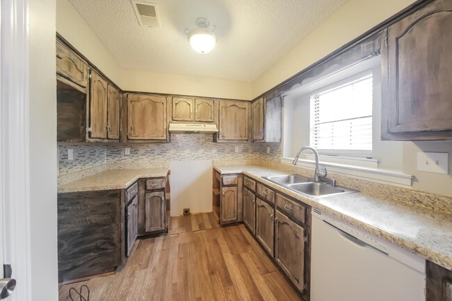 Building Photo - 6525 Bald Cypress Cove