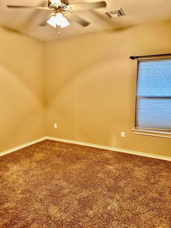 Building Photo - 1534 NE Stone House Dr