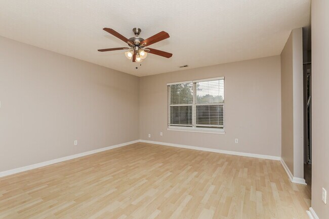 Building Photo - 5102 Emmert Dr