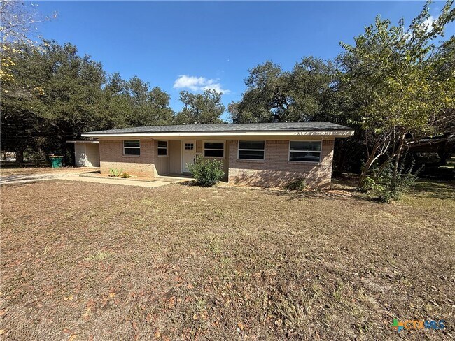 Building Photo - 1400 N East St