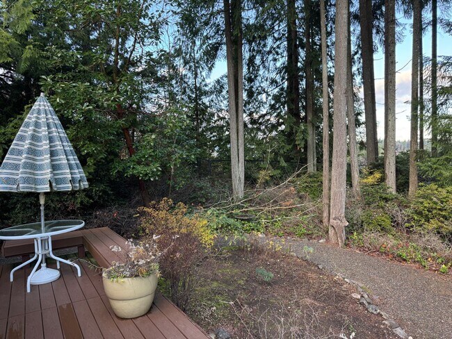 Building Photo - Poulsbo - perfectly charming 2 story with main floor primary suite