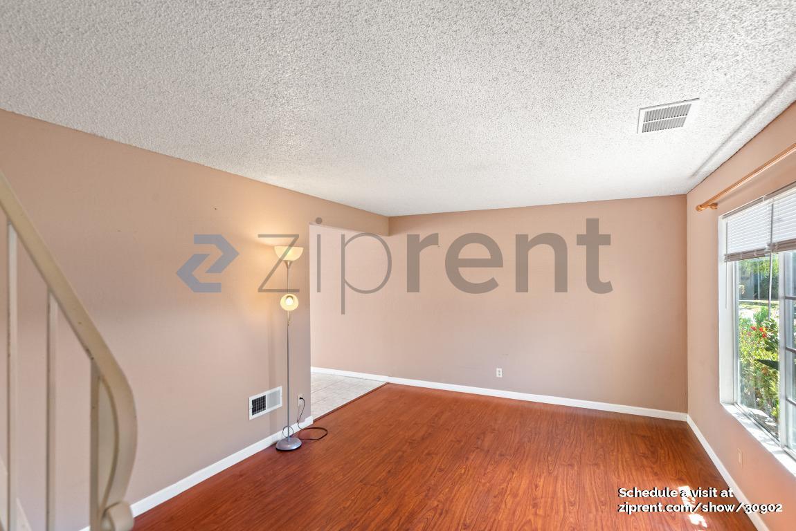 Building Photo - 27561 Stromberg Ct