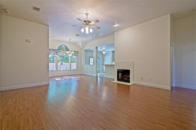Building Photo - 301 Derby Ln