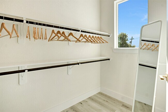 Building Photo - 5908 St Augustine St