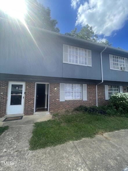 Primary Photo - 120 Byrum St