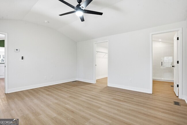 Building Photo - 127 Perry St