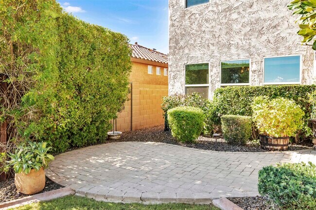 Building Photo - 1751 W Desperado Way