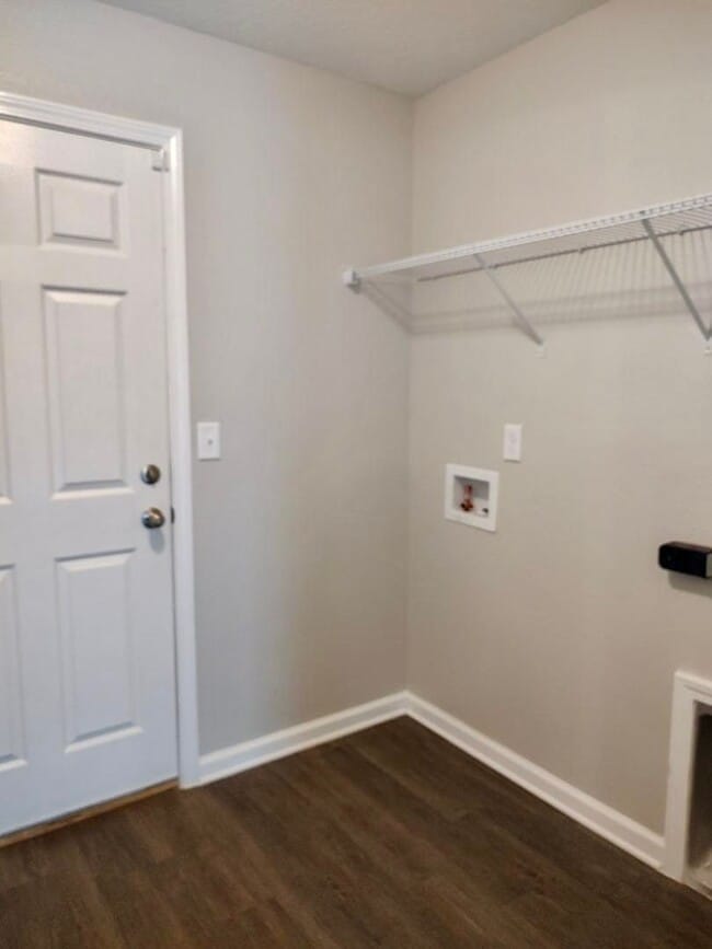 Building Photo - Excellent 3 Bedroom 2 Bath House for Rent. Best Part of Town near Everything!