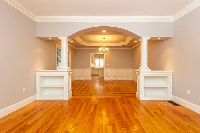 Building Photo - 33 Liberty Ave