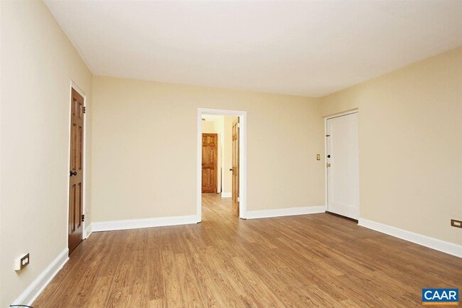 Building Photo - 32 University Cir