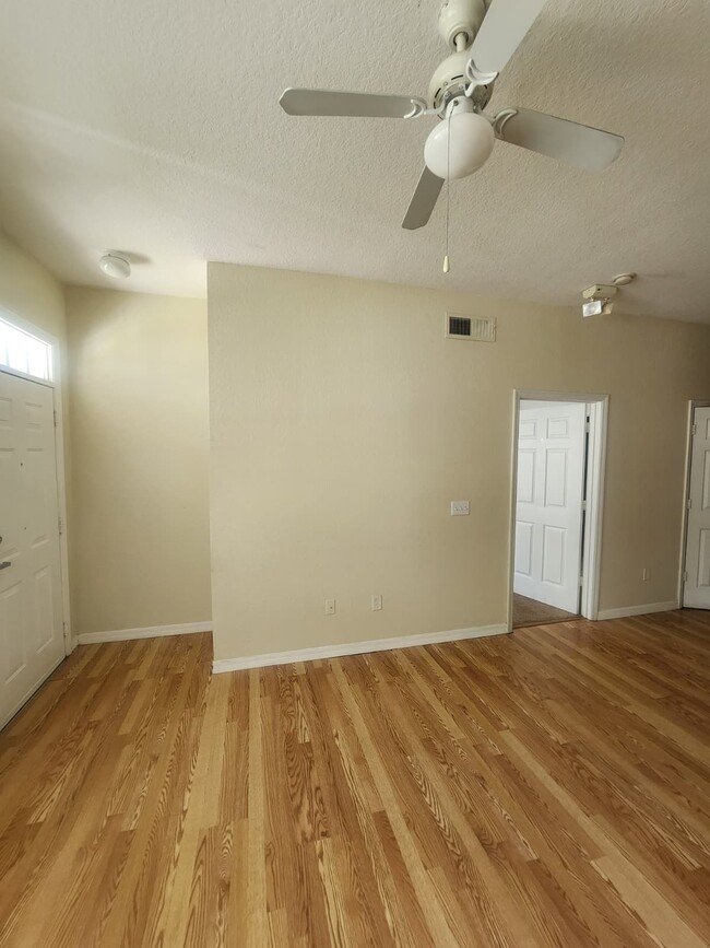 Building Photo - 4002 Venetian Bay Dr